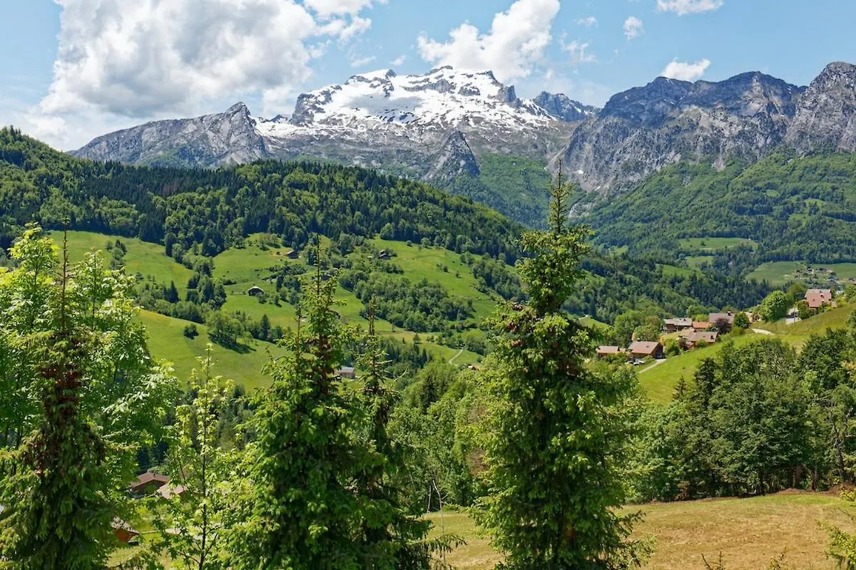 Logement 3 Etoiles Avec Vue Imprenable Sur Les Montagnes, Ski Bus Manigod Apartment