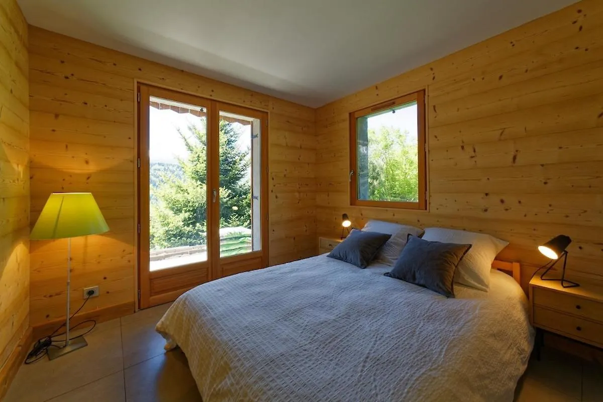 Logement 3 Etoiles Avec Vue Imprenable Sur Les Montagnes, Ski Bus Manigod