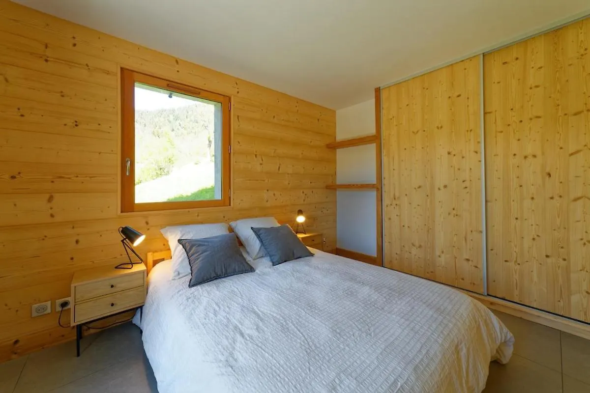 Logement 3 Etoiles Avec Vue Imprenable Sur Les Montagnes, Ski Bus Manigod