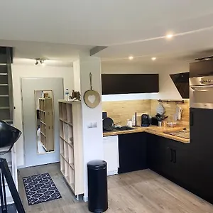 De 2 A A 100 M Des Pistes Avec Piscine Partagee Et Wifi Appartement